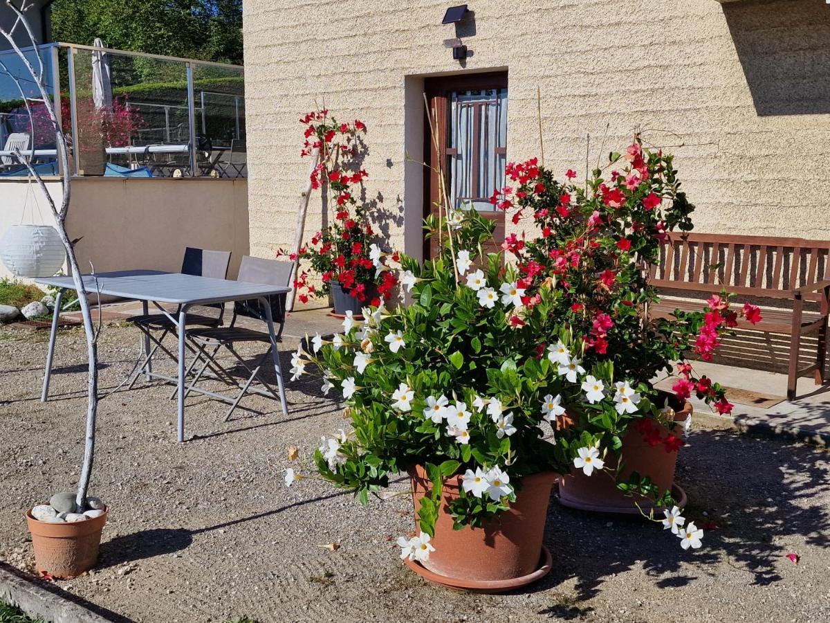 Studio Bellevue Appart Independant Renove 2024 Piscine Parking Proche Centre Annecy Poisy Exterior photo