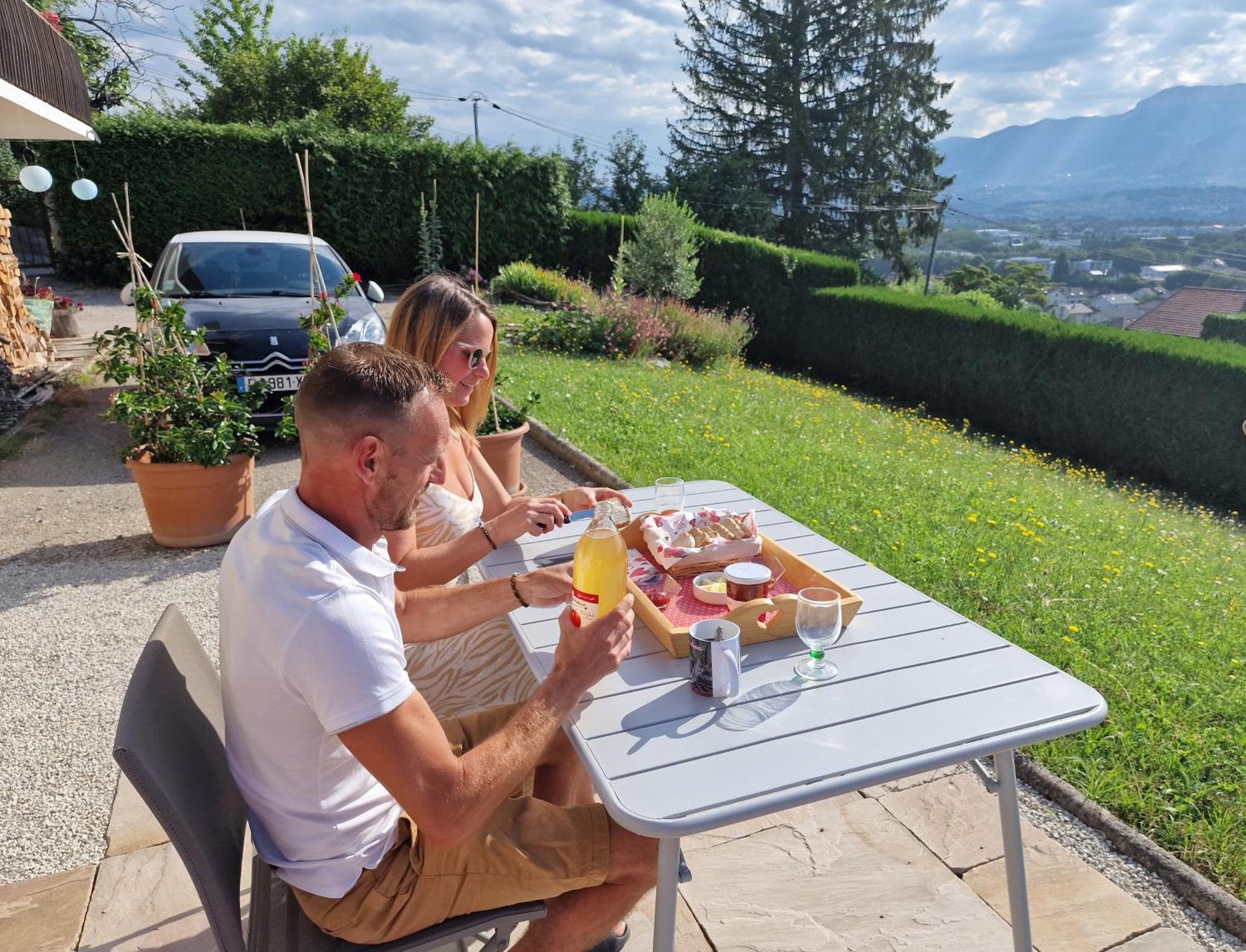 Studio Bellevue Appart Independant Renove 2024 Piscine Parking Proche Centre Annecy Poisy Exterior photo